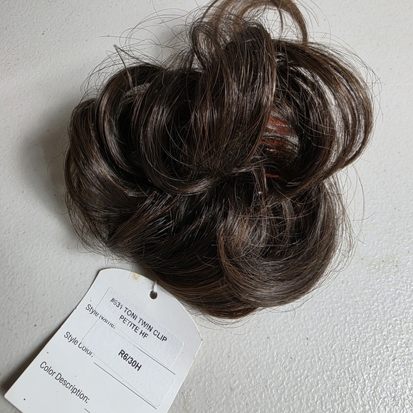 Other - PonyTail Petite HF Hair Clip in R6/30H Brown